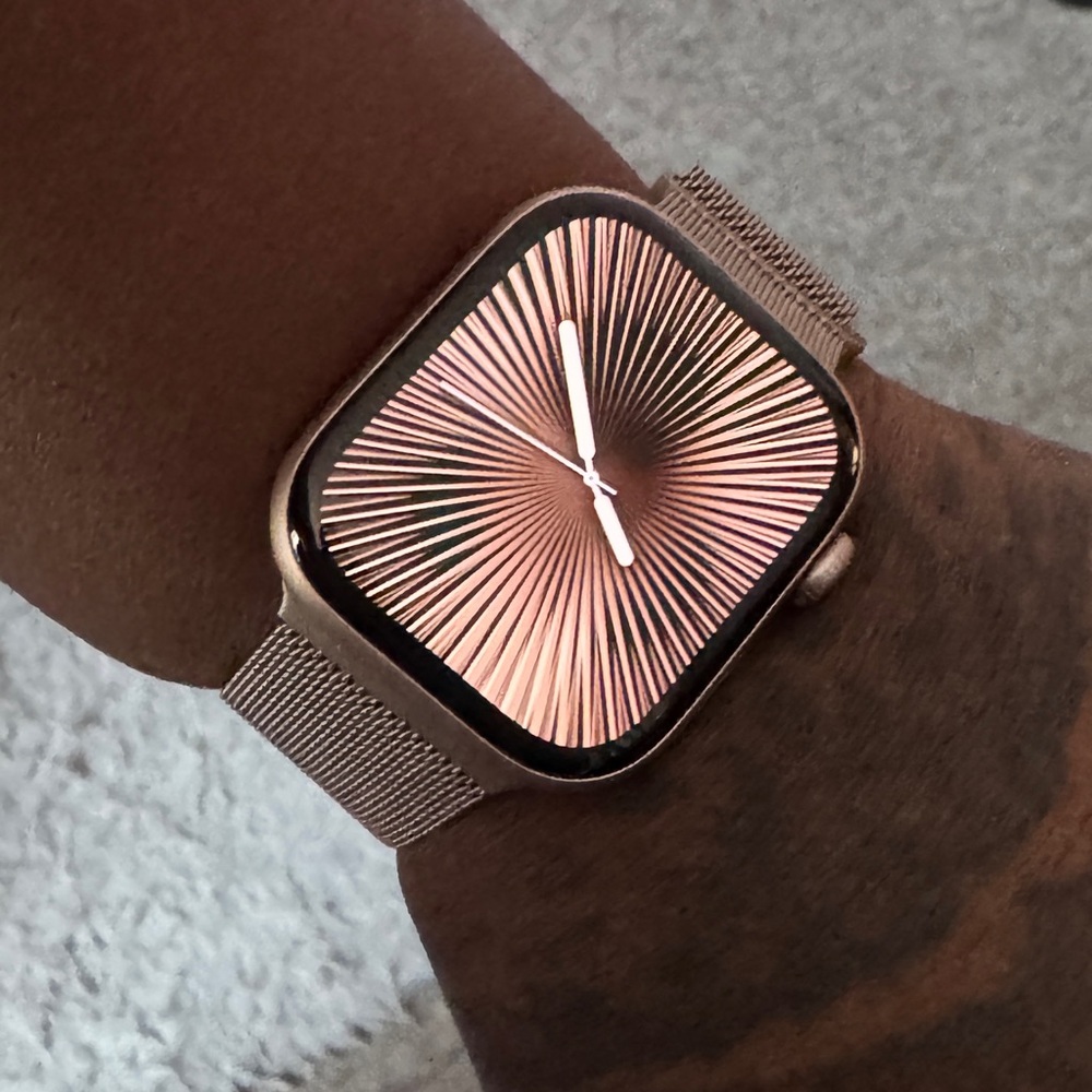 Apple Watch Series 11 – 42mm Rose Gold – Brand New! Cellular + GPS - Picture 2 of 7